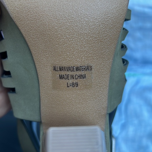 Rue 21 army green laser cut high heel sandals. Size L 8/9 - Picture 8 of 14